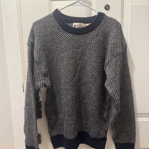 Vintage Medium Men's Navy and White Textured Sweater
